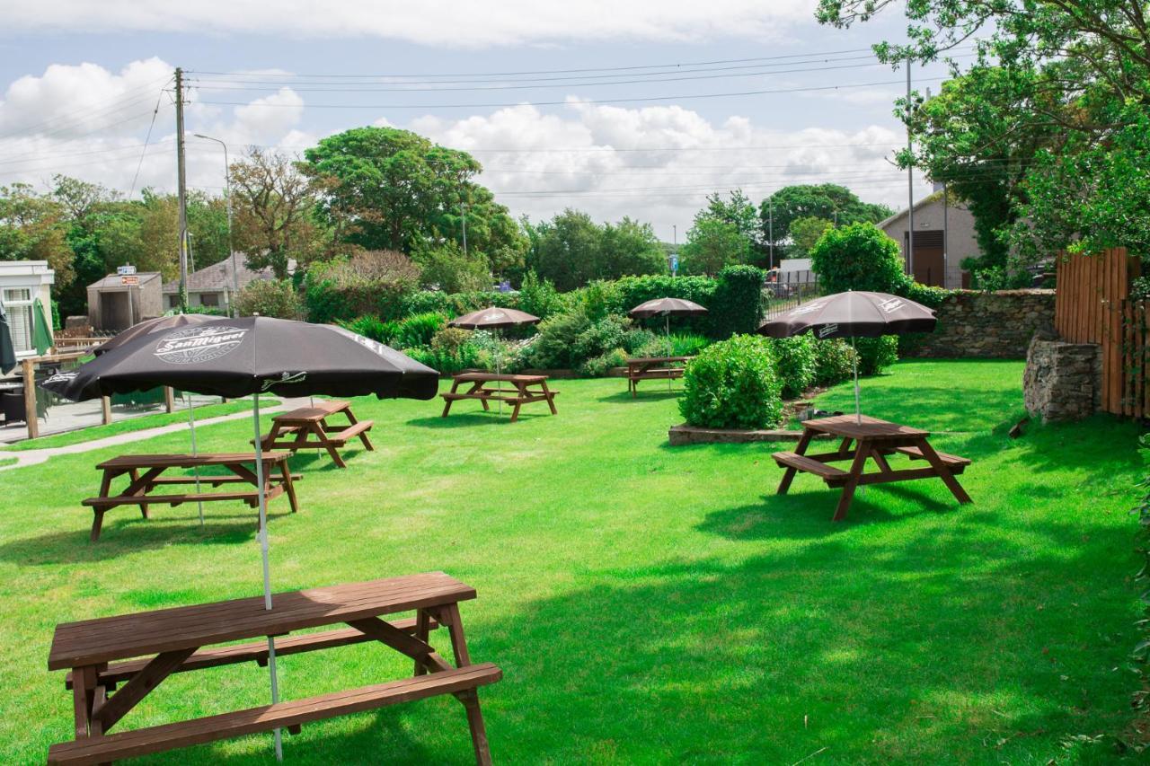 The Hotel, Anglesey Валли
